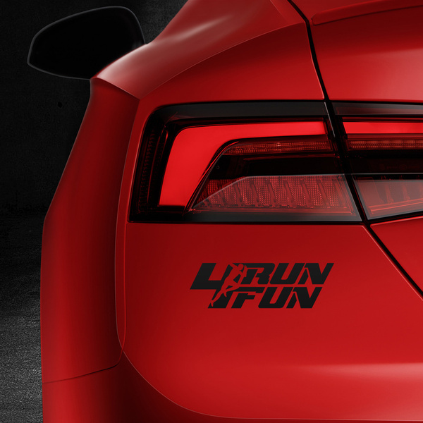 RUN 4 FUN odblaskowa naklejka na auto czarna